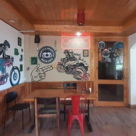 Throttle Shrottle Moto Hostel มะนาลี ภายนอก รูปภาพ