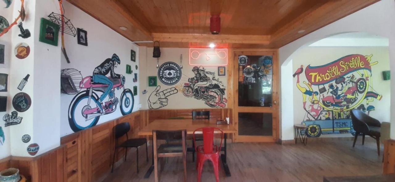 Throttle Shrottle Moto Hostel มะนาลี ภายนอก รูปภาพ
