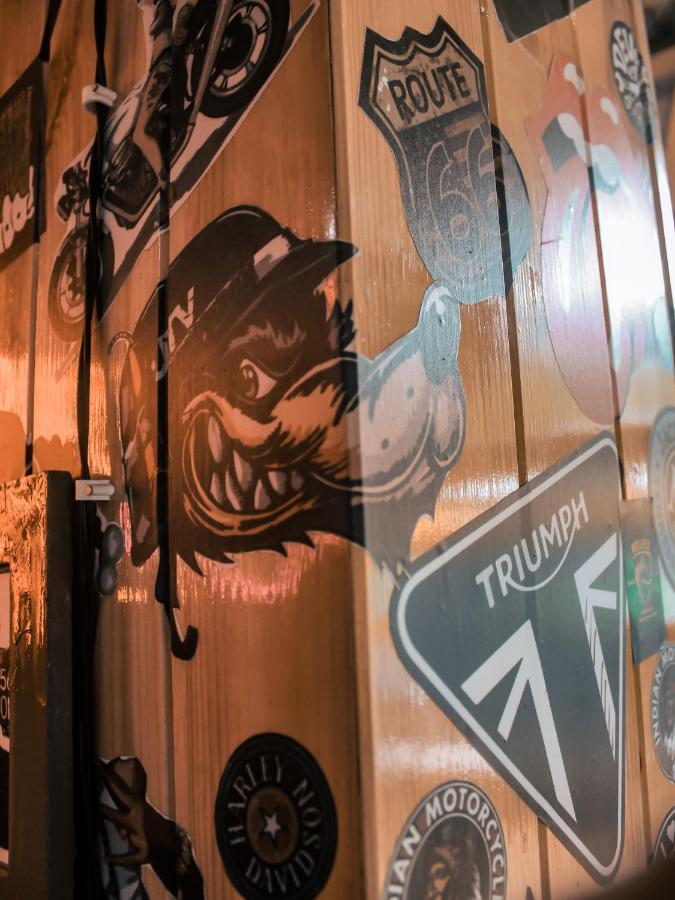 Throttle Shrottle Moto Hostel มะนาลี ภายนอก รูปภาพ