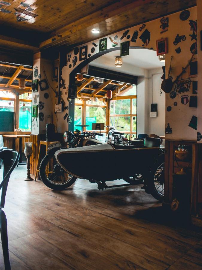 Throttle Shrottle Moto Hostel มะนาลี ภายนอก รูปภาพ