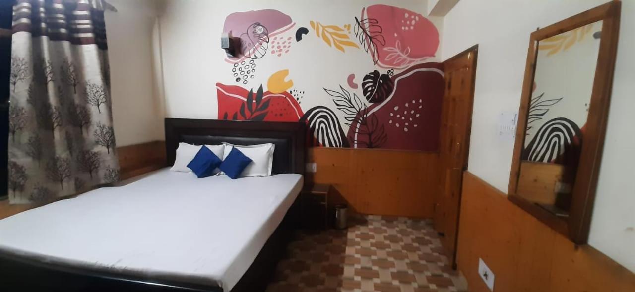 Throttle Shrottle Moto Hostel มะนาลี ภายนอก รูปภาพ