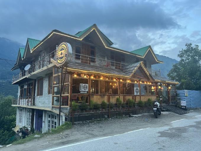 Throttle Shrottle Moto Hostel มะนาลี ภายนอก รูปภาพ