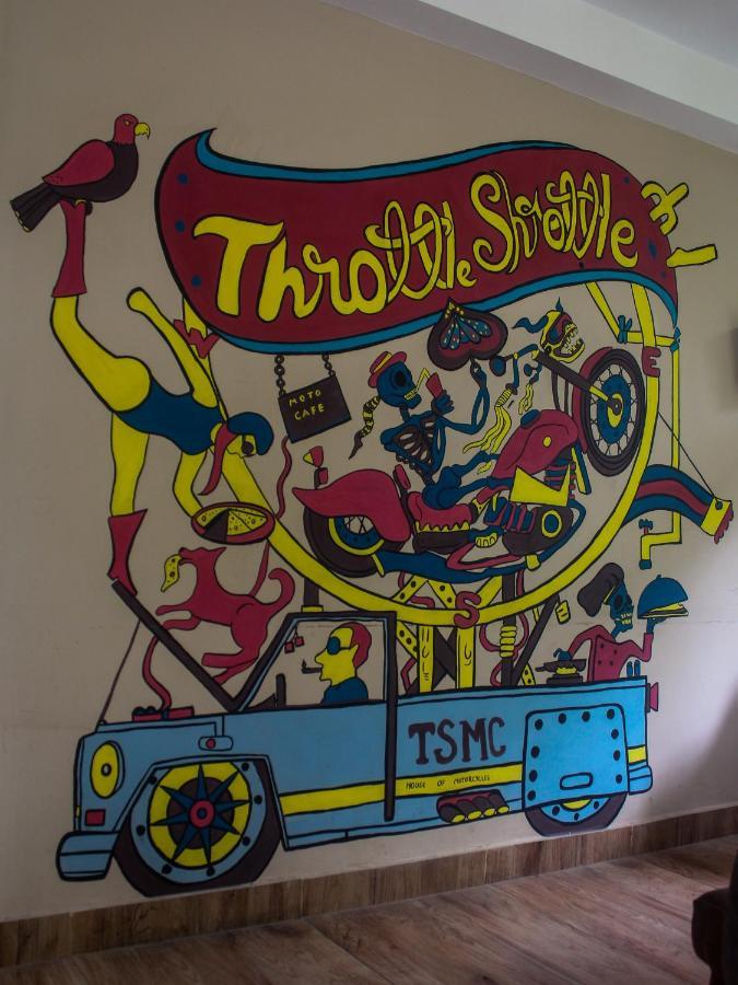 Throttle Shrottle Moto Hostel มะนาลี ภายนอก รูปภาพ